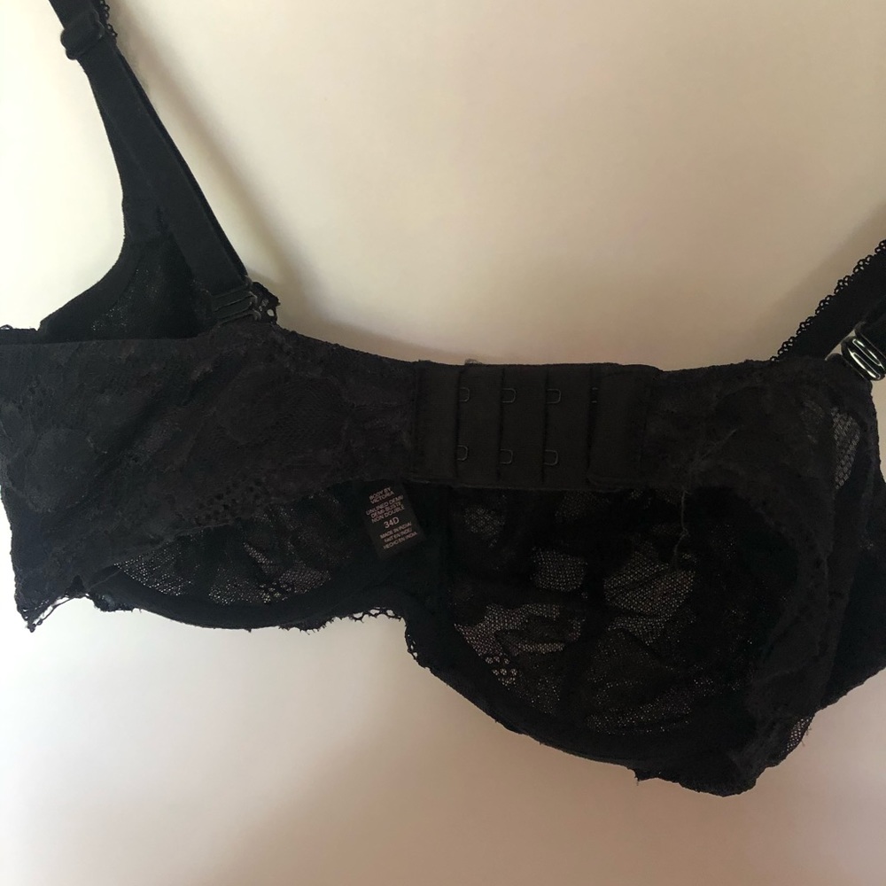 Victoria Secrets bra - Picture 2 of 4